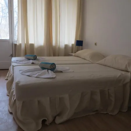 Tango Hotel Golden Sands