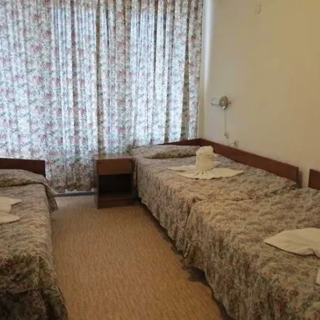 Hotel Tango 2*
